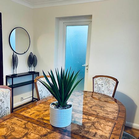 Williams Way Gone Villa Strood Ngoại thất bức ảnh